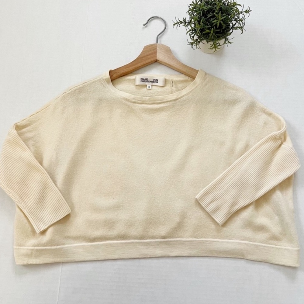 Diane Von Furstenberg 100% Merino Wool Cropped Pullover Crew Neck Ivory Cream